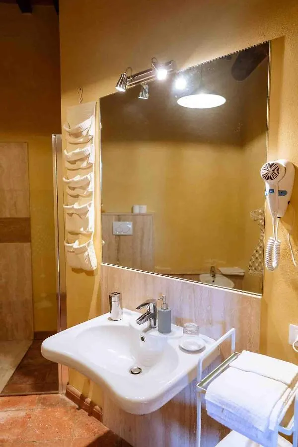 Lantställe Agriturismo Bio Fattoria Di Pietra Giuncarico Italien